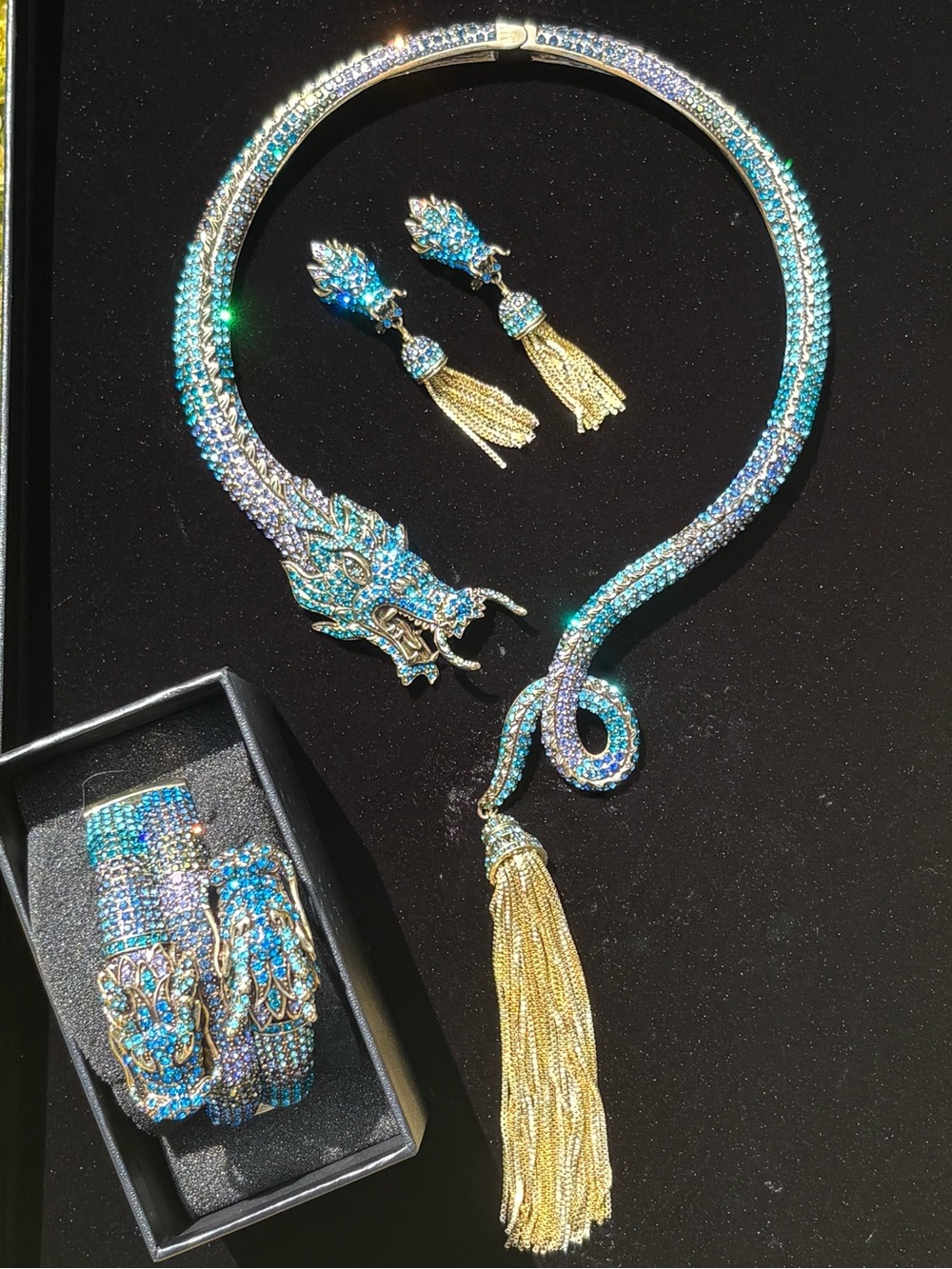 Heidi Daus 'Devine Dragon' Statement Set - Picture 12 of 15
